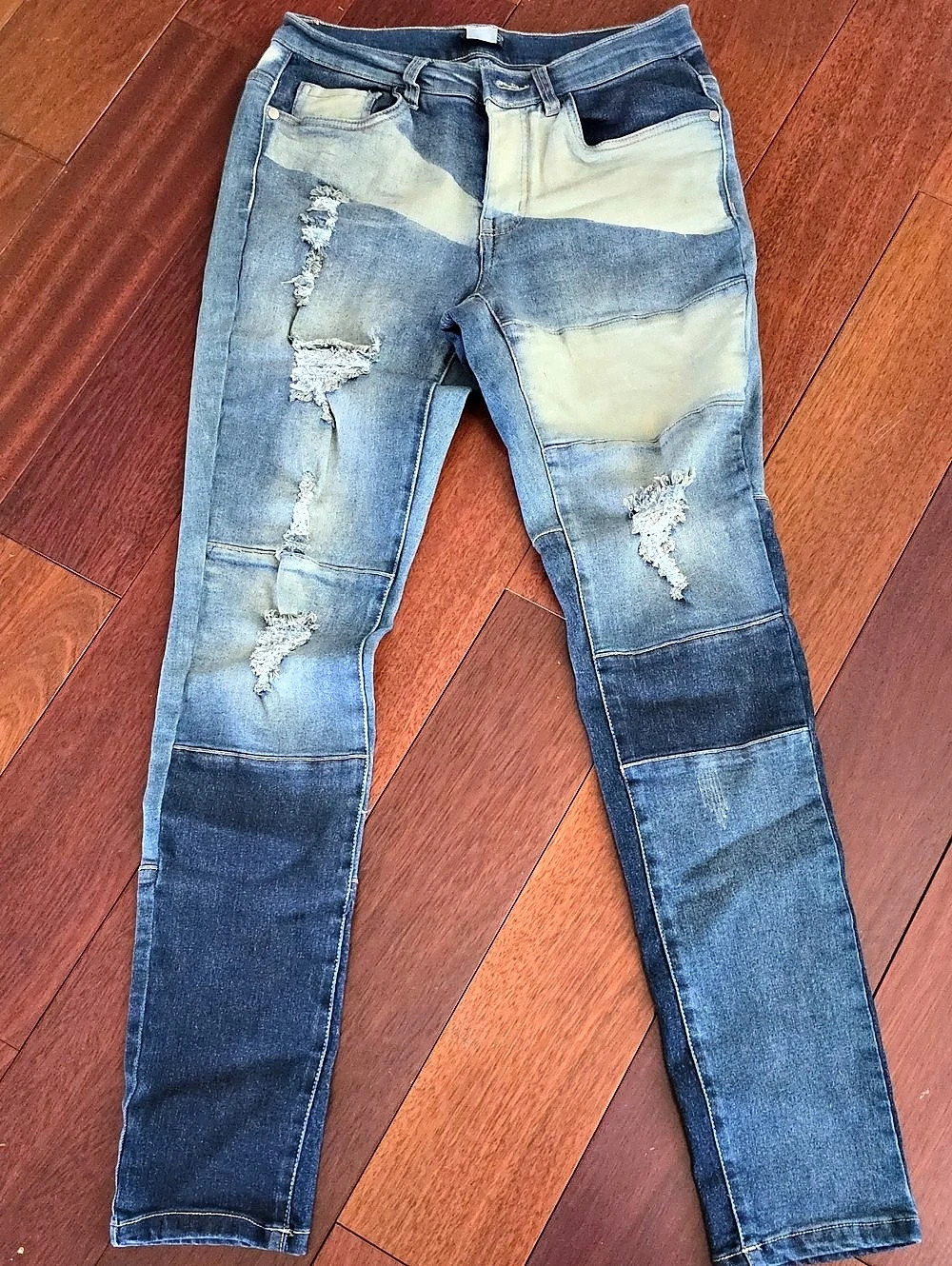Womens Distressed Skinny Jeans in Blue